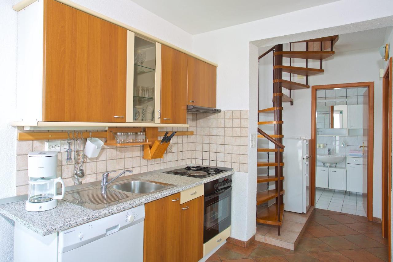 Apartments Kalina Jelsa  Exterior photo
